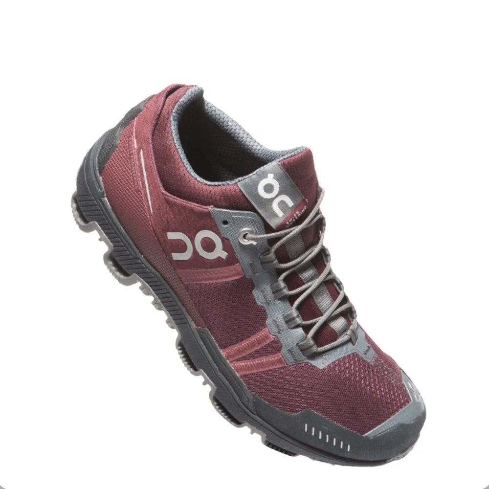 On Running Cloud Venture Mid Top Athletic Shoes 
Women’s 9.5